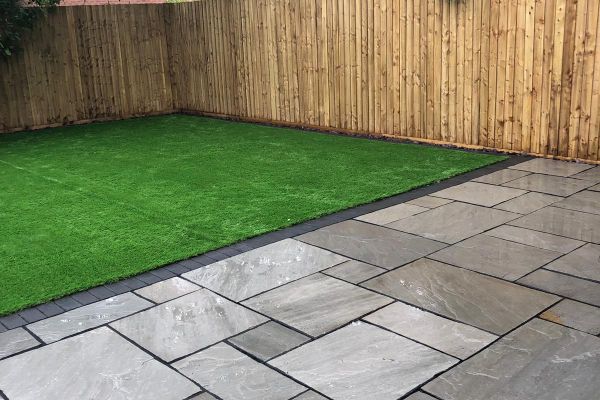 garden fencing staffordshire